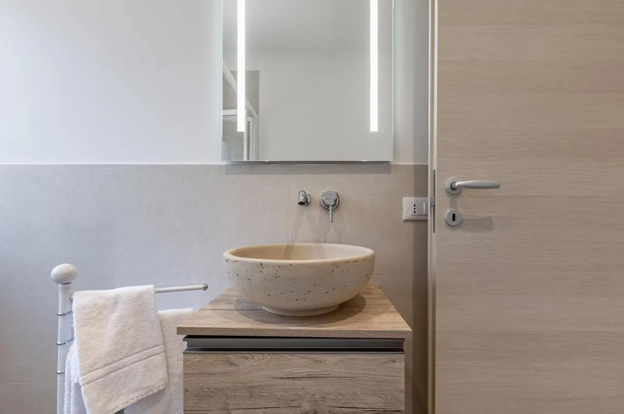 Marina Di Ragusa Cozy Apartments With Private Parking