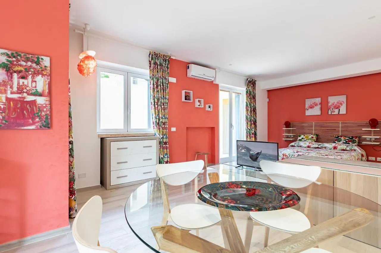 Marina Di Ragusa Cozy Apartments With Private Parking