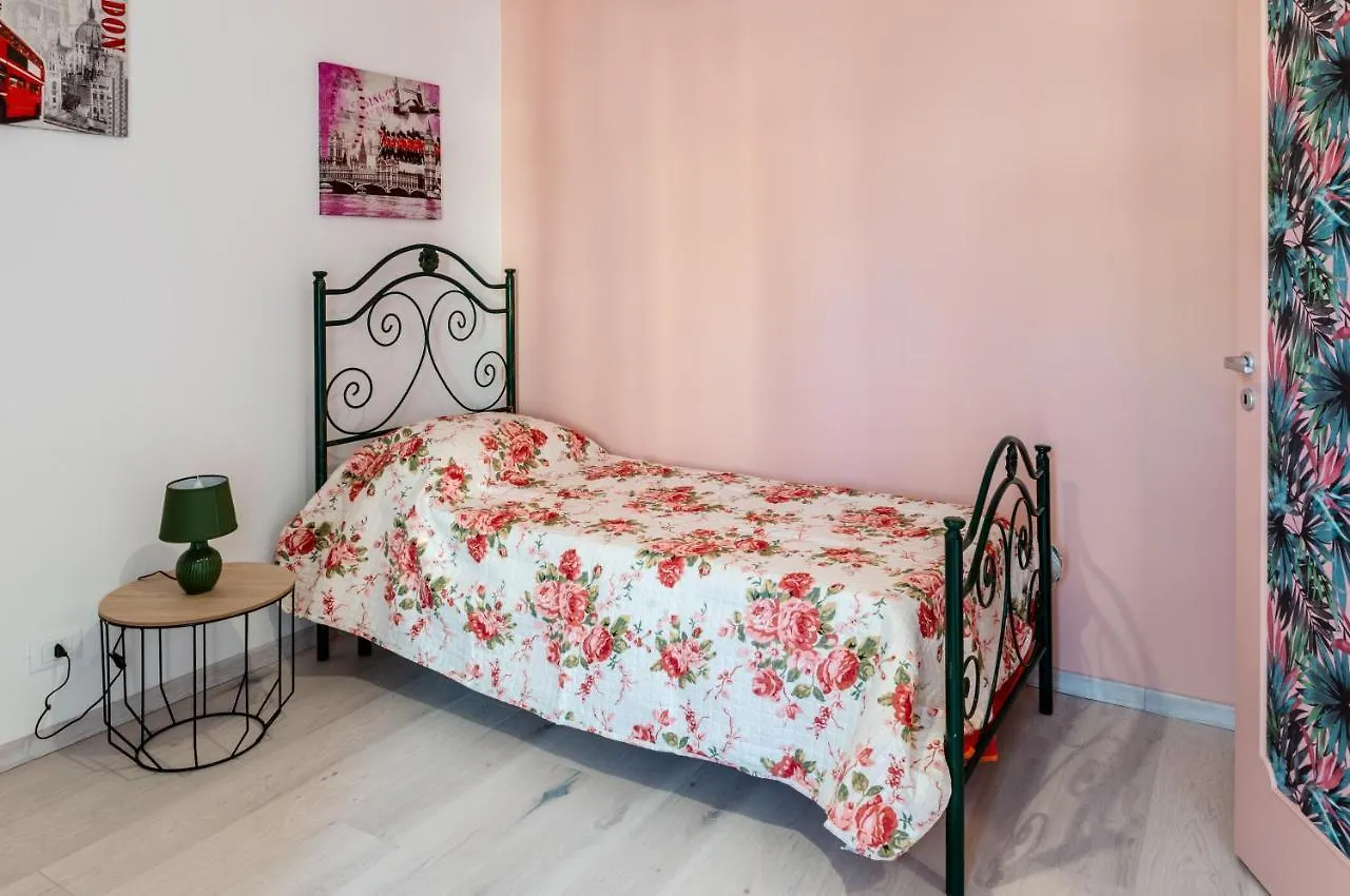 Marina Di Ragusa Cozy Apartments With Private Parking