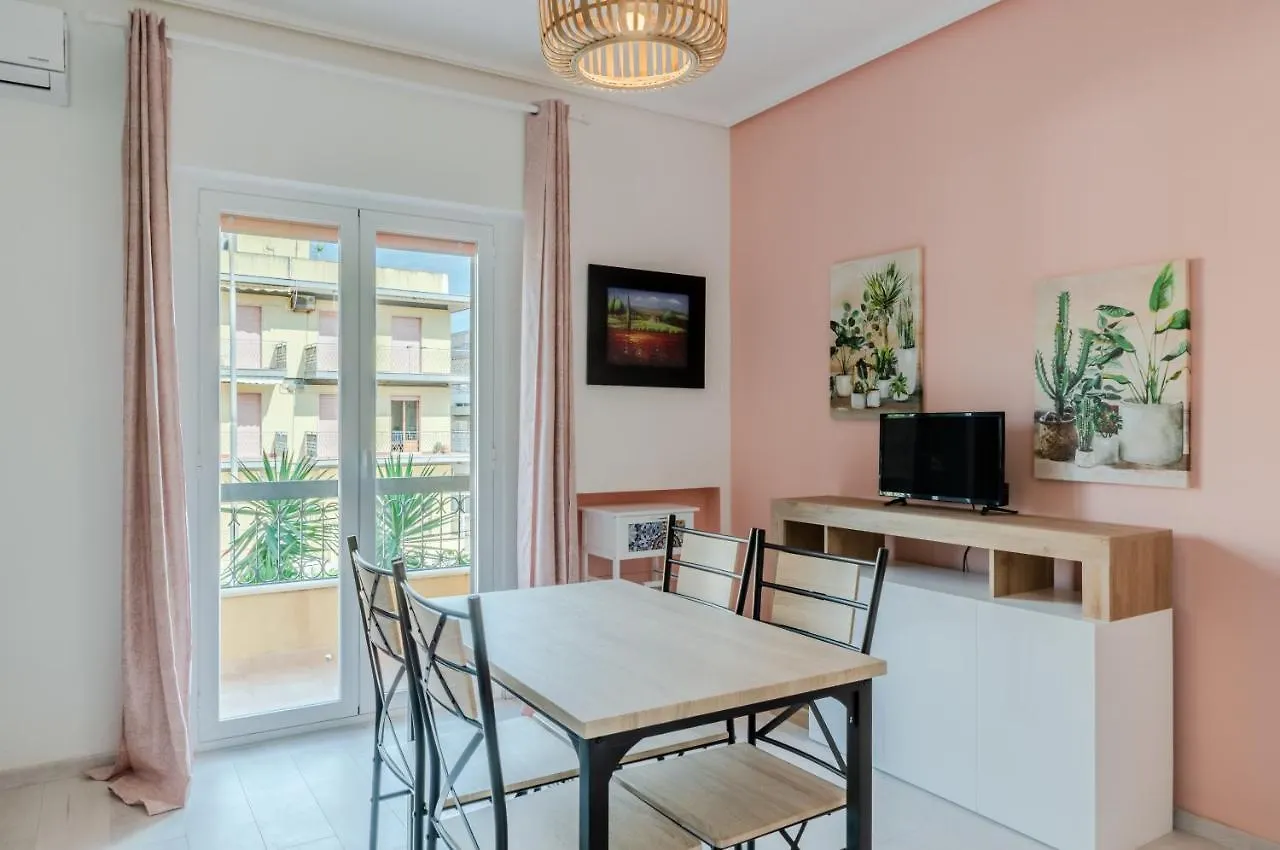 Marina Di Ragusa Cozy Apartments With Private Parking