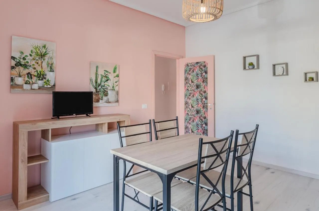 Marina Di Ragusa Cozy Apartments With Private Parking